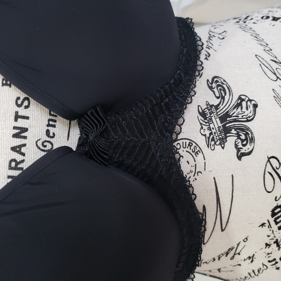 WACOAL | Women's Black La Femme Lightly Lined Underwire T-Shirt Bra - Picture 3 of 8